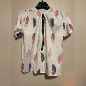 NWT-White Dress Shirt w/ Pink& Grey Feathers&front zipper- size l